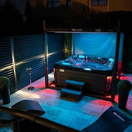 The Residence Central Jacuzzi Boutique (Adults Only) Cluj-Napoca Luaran gambar