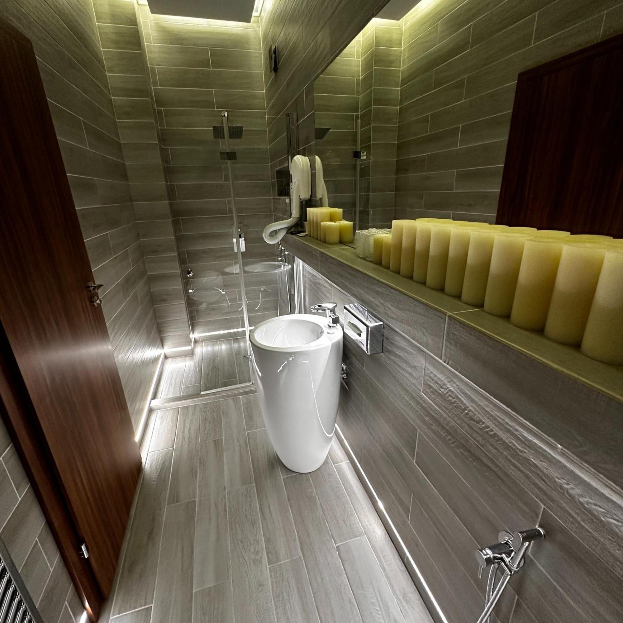 The Residence Central Jacuzzi Boutique (Adults Only) Cluj-Napoca Luaran gambar