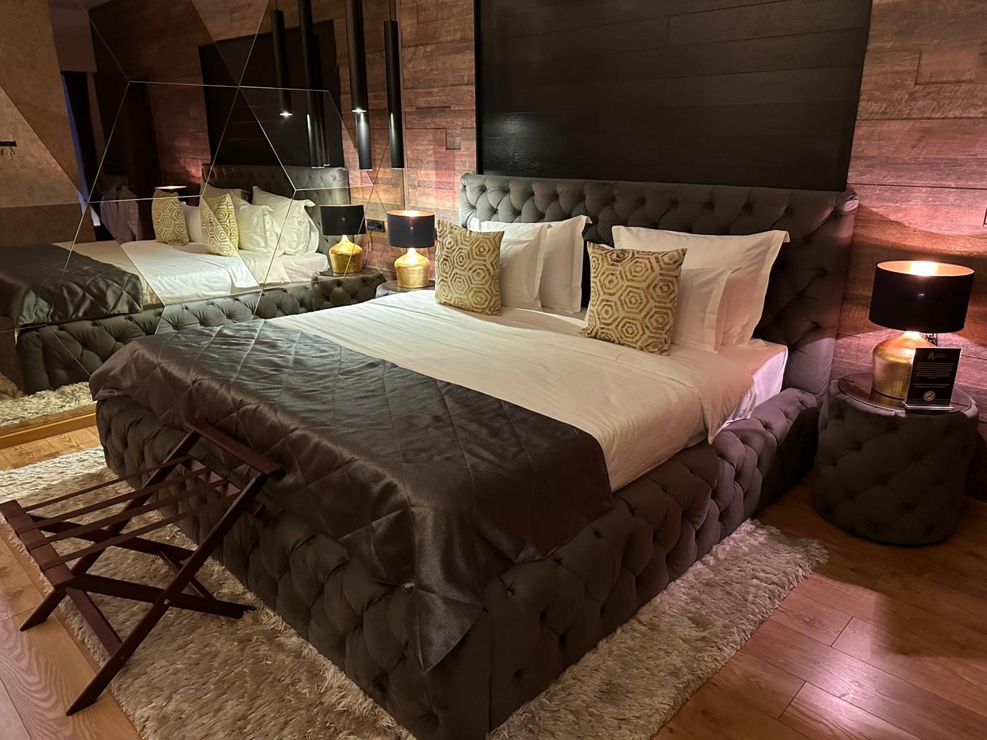 The Residence Central Jacuzzi Boutique (Adults Only) Cluj-Napoca Luaran gambar